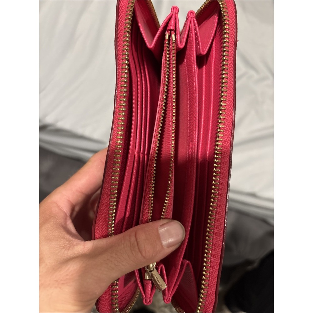 coach wallet Hot Pink Zip Up - Picture 5 of 8